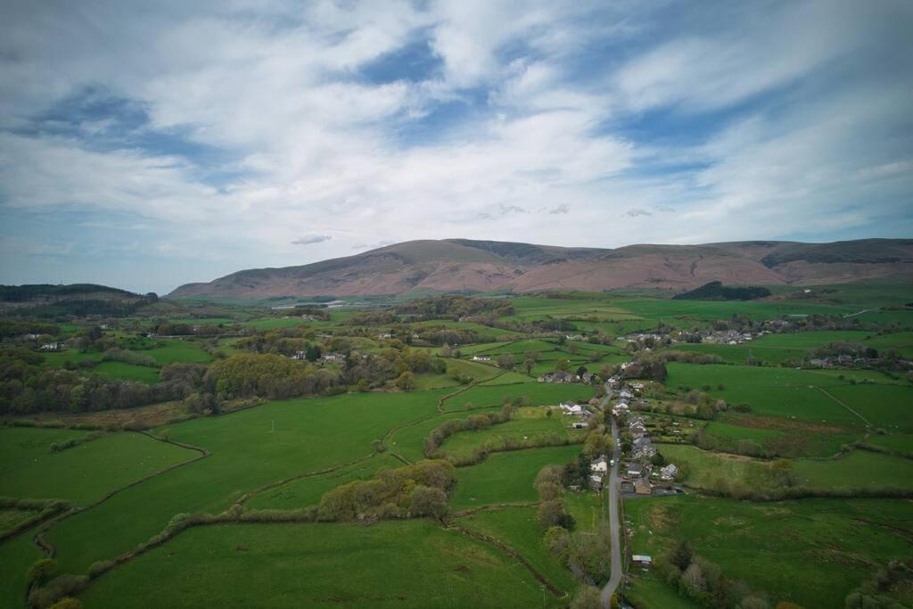 Duddon Luxurious Cottage With Hot Tub, Lake District מראה חיצוני תמונה