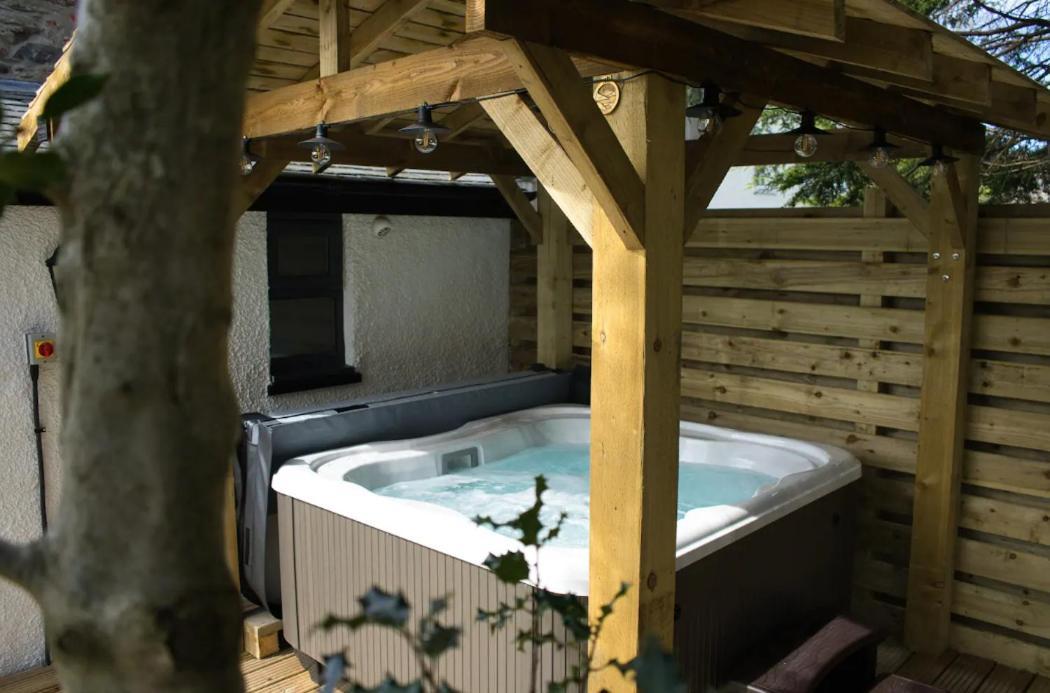 Duddon Luxurious Cottage With Hot Tub, Lake District מראה חיצוני תמונה